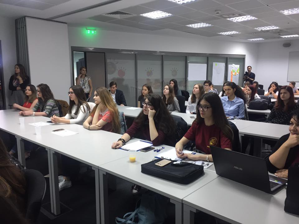 Romanian girls qualify for the Technovation Challenge semifinals
